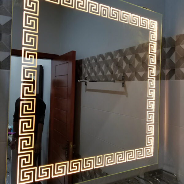 LED MIRROR SQUARE (CHORAS) 2X2 1/2 5FT